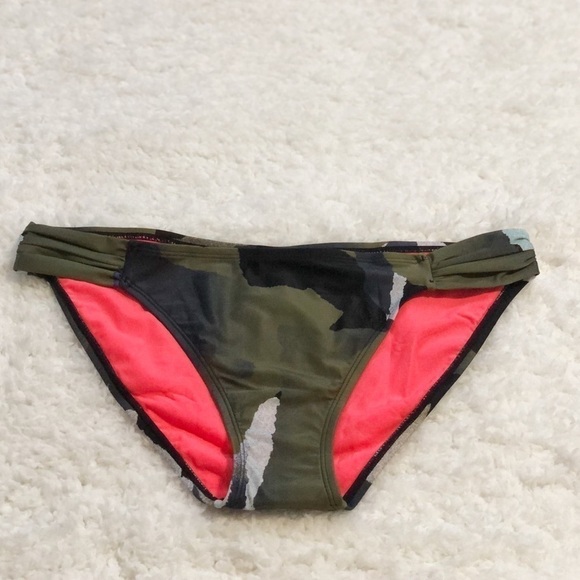 🆕 Lole Rio camouflage bikini bottoms extra… - Picture 5 of 12